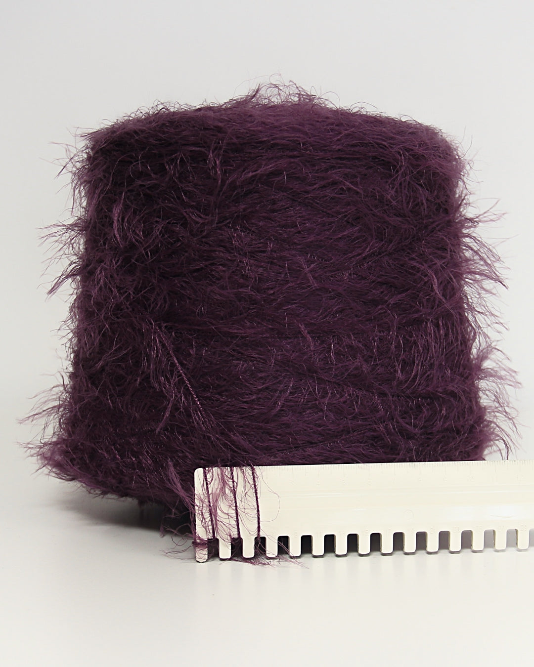 Plum Fluffina yarn, 100% Nylon, 300 m / 100 g