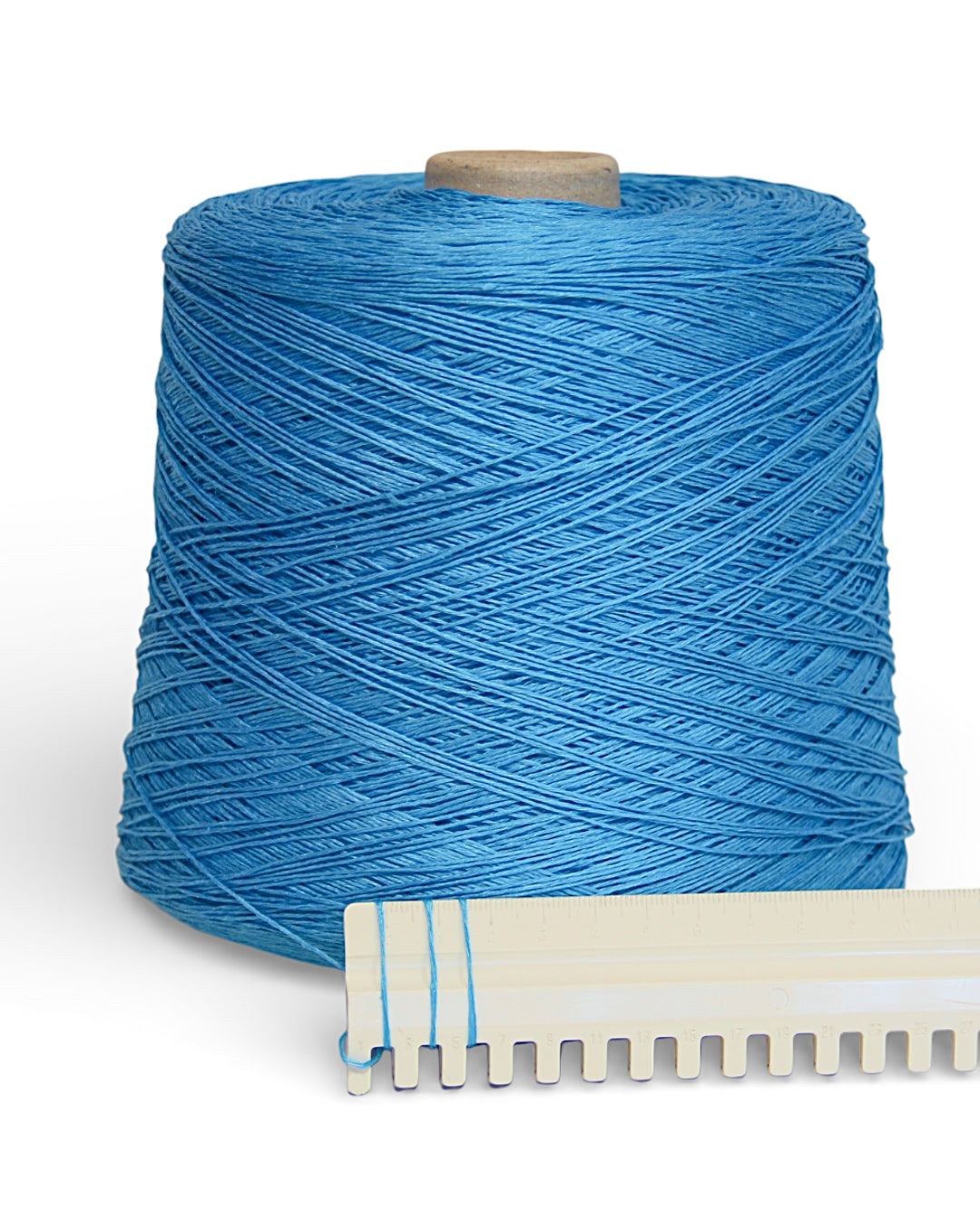 Linen Yarn Deep Ocean — elegant linen yarn in a deep ocean blue shade (400 m / 100 g)