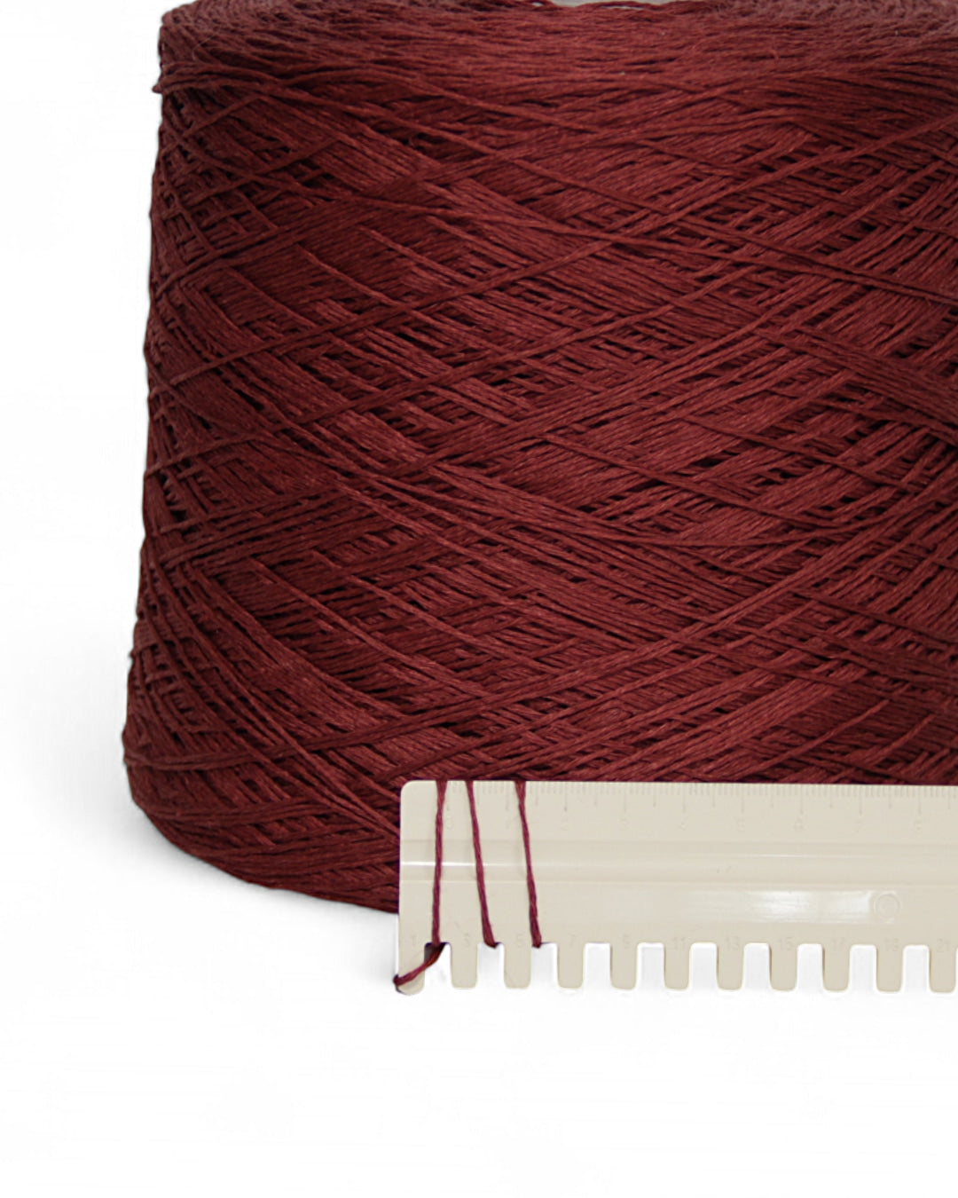 Frescolino Bordeaux — rich linen yarn in red wine color (300 m / 100 g)