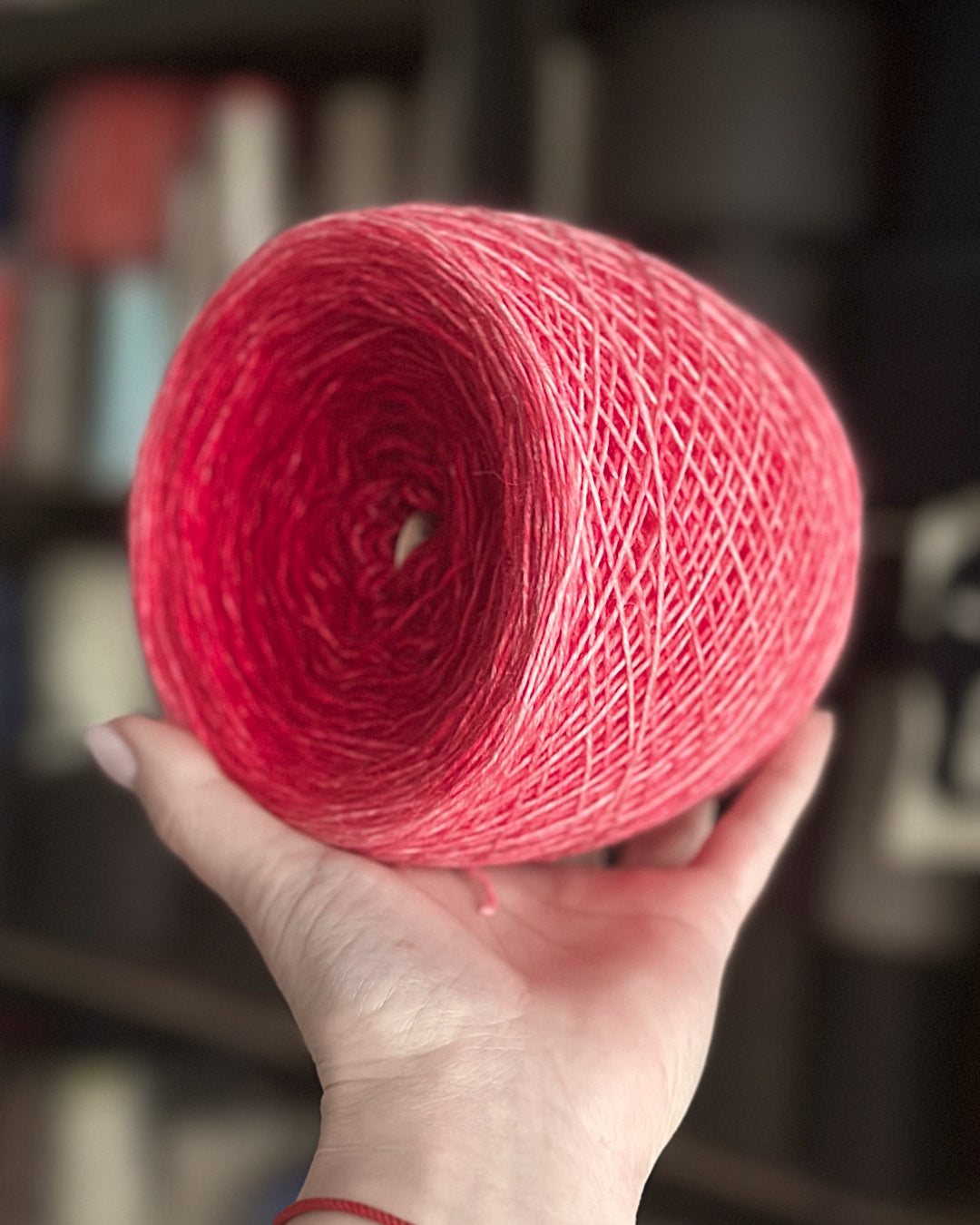 Gradient Yarn Red Bloom Mila — 205 g Merino Nylon