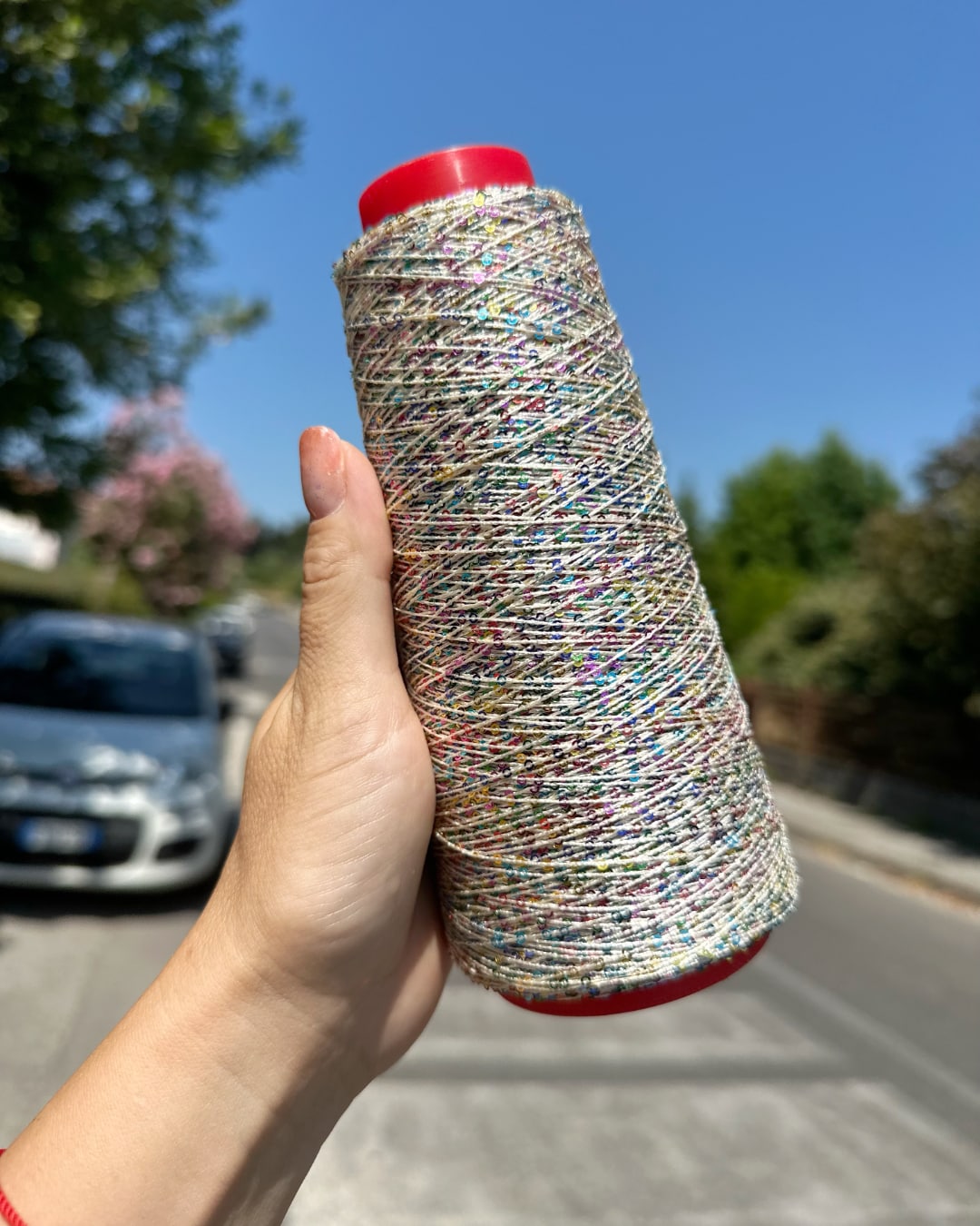 Sequin Yarn 450 m / 100 g – 55% Polyamide, 45% Polyester