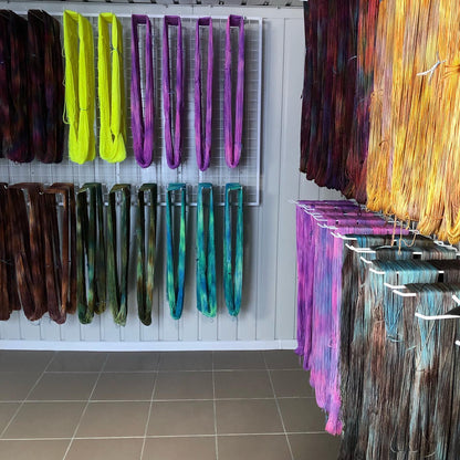 Colorful World in Your Hands – Yarn Dyeing Guide (PDF)
