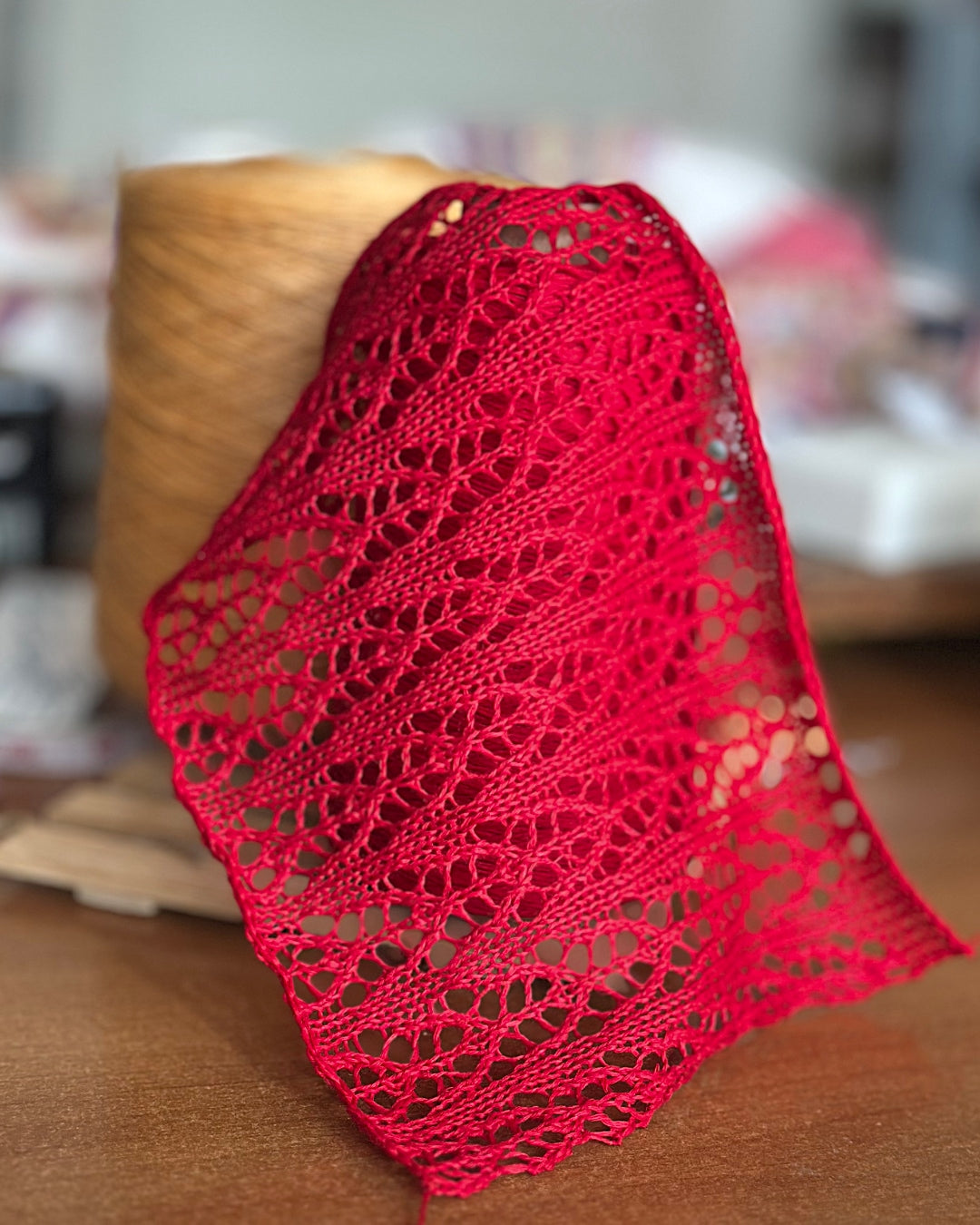 Linen Yarn Red — natural red linen yarn (450 m / 100 g)