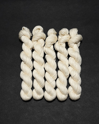 FAINA — 100% Extrafine Merino Dye Base | 400 m / 100 g