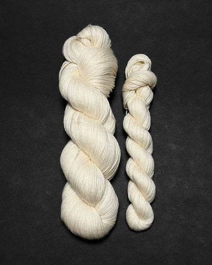 FAINA — 100% Extrafine Merino Dye Base | 400 m / 100 g