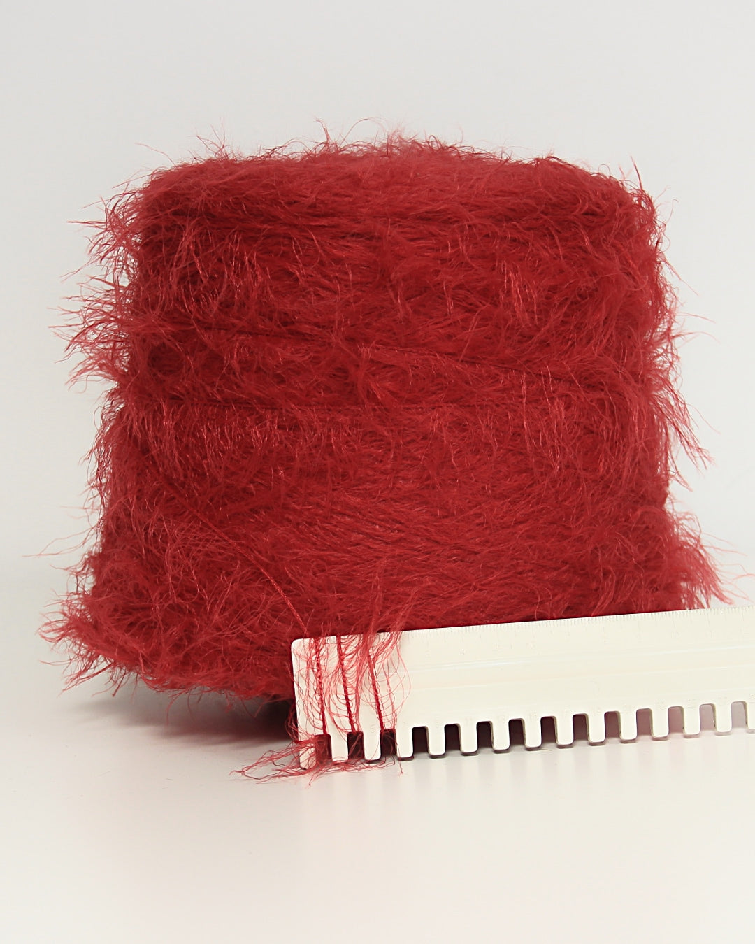 Red Fluffina yarn, 100% Nylon, 300 m / 100 g