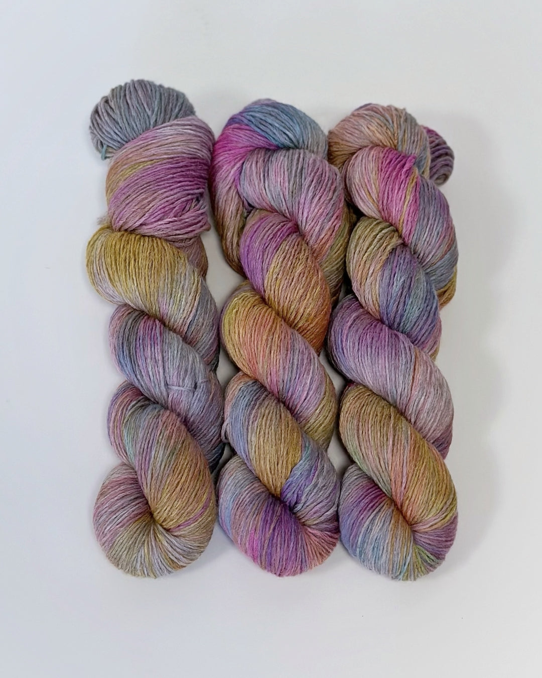 Merino superwash and nylon hand dyed yarn color Rainy sunset, 100g