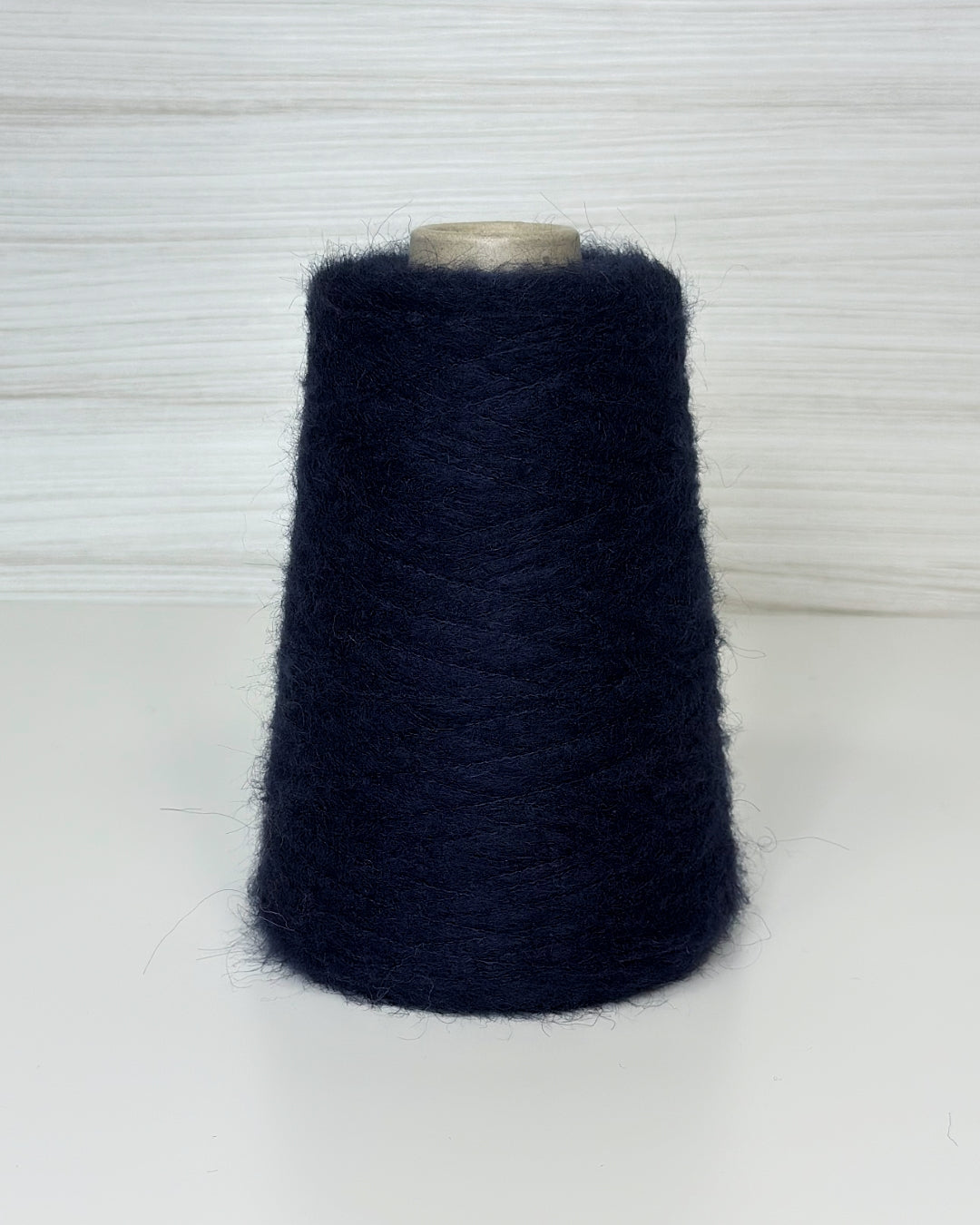 Filato Mohair su cono, 950m/100g, colore Blu navy