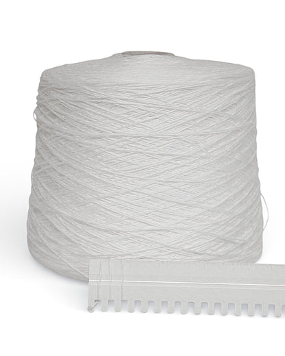Linen Yarn Pure White — natural linen yarn in a clean white shade (400 m / 100 g)
