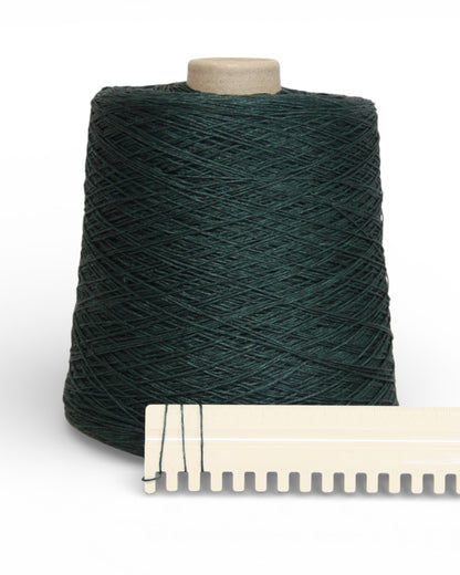Linen Yarn Dark Green — natural dark green linen yarn (400 m / 100 g)