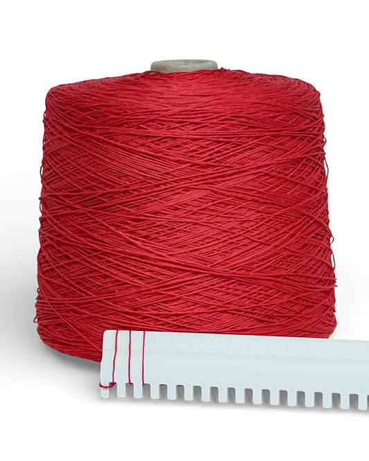 Linen Yarn Red — natural red linen yarn (400 m / 100 g)
