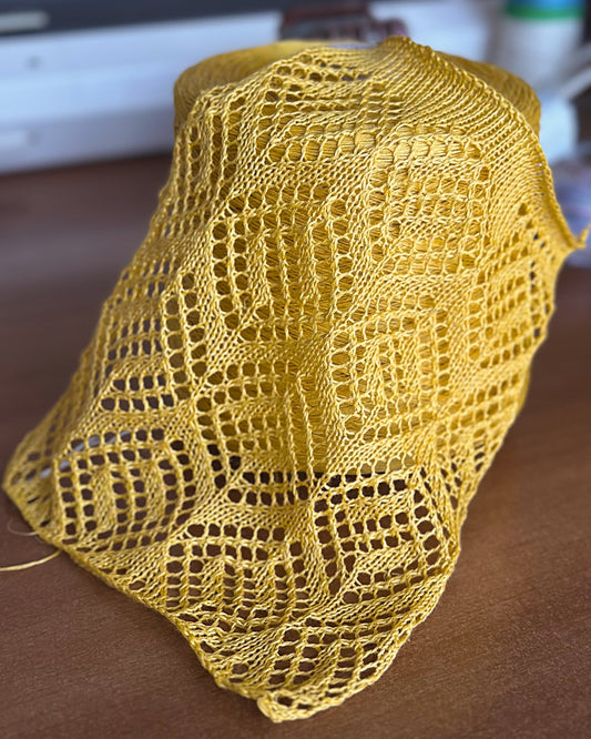 Linen Yarn Golden Mustard — filato in lino color senape dorato (450 m / 100 g)