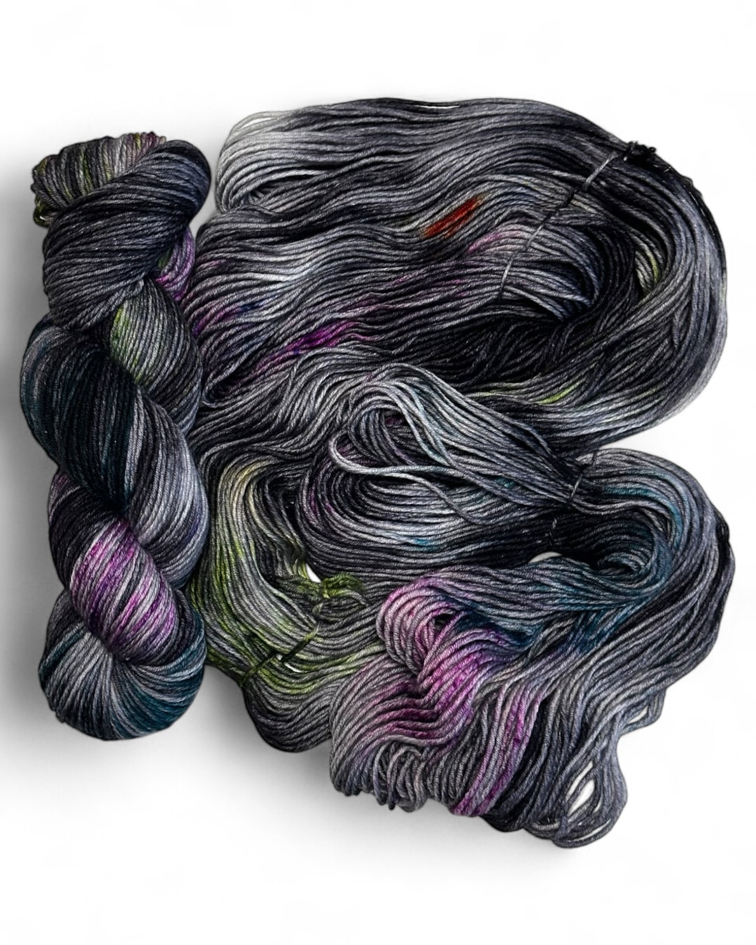 "Eclipse" — hand-dyed merino wool yarn (200 m / 100 g)