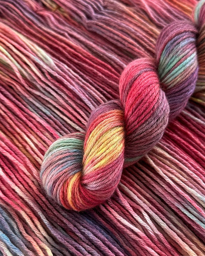 Merino Cashmere Cotton, colore Twilight Rainbow, filato tinto a mano, 50 g