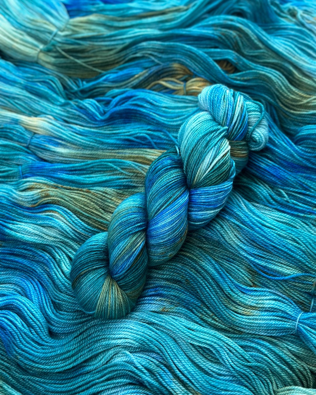 Merino wool extrafine Hand Dyed yarn, color Ocean, 400m, skein 100g