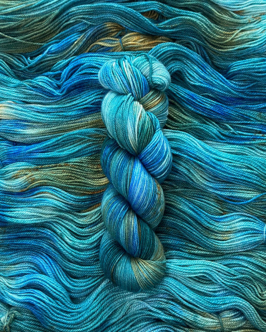 Merino wool extrafine Hand Dyed yarn, color Ocean, 400m, skein 100g