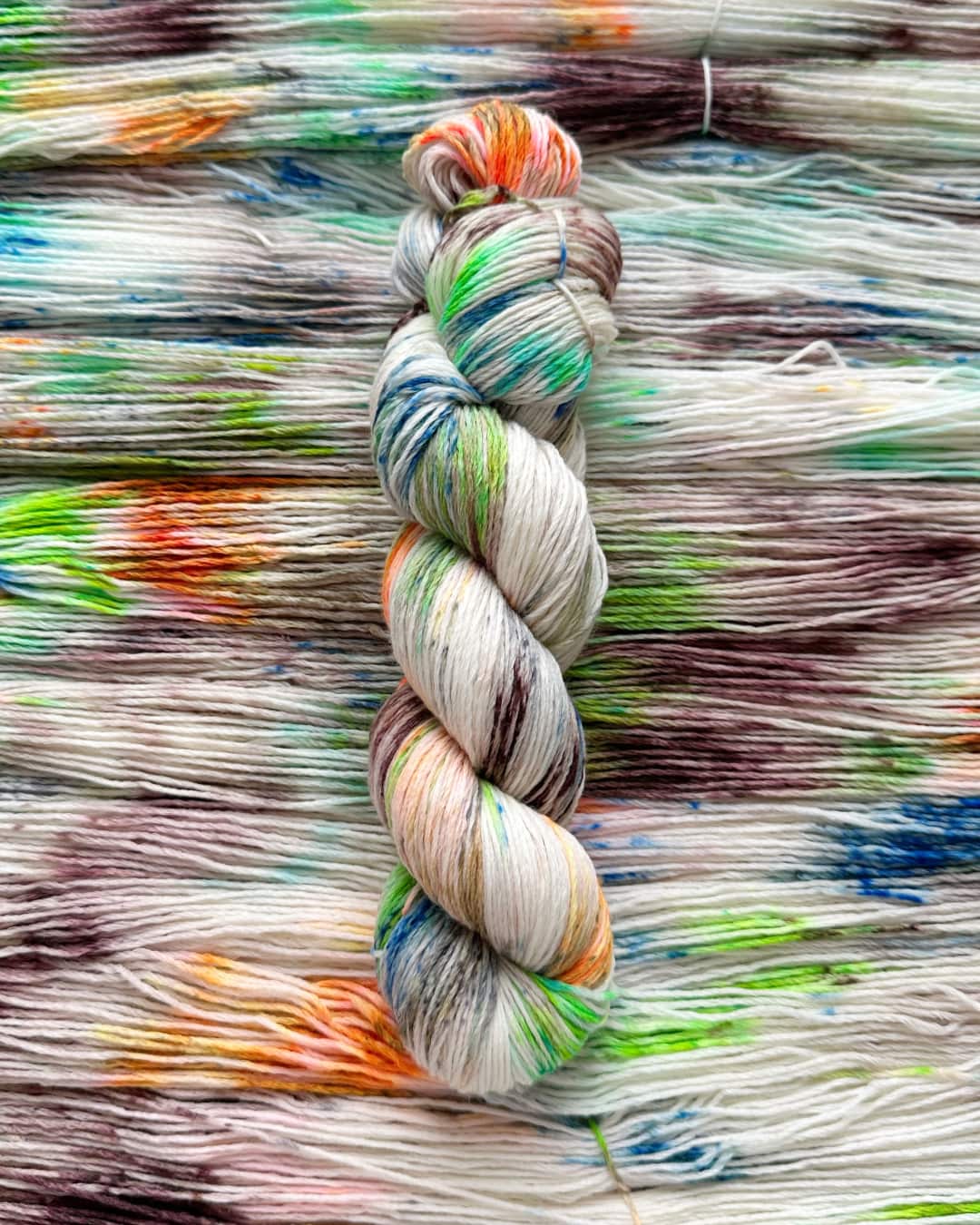 Merino superwash and nylon hand dyed yarn color Sand Oasis, 100g, 420m