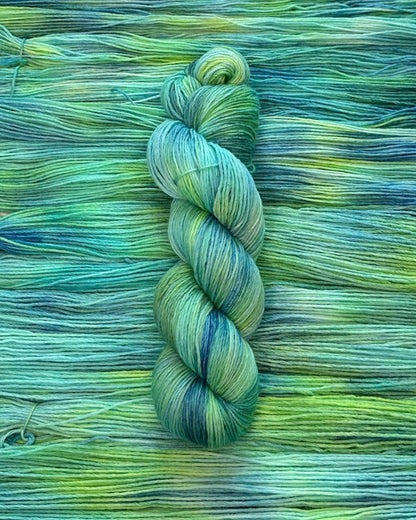 Merino superwash and nylon hand dyed yarn color Summer Breeze, 100g, 420m