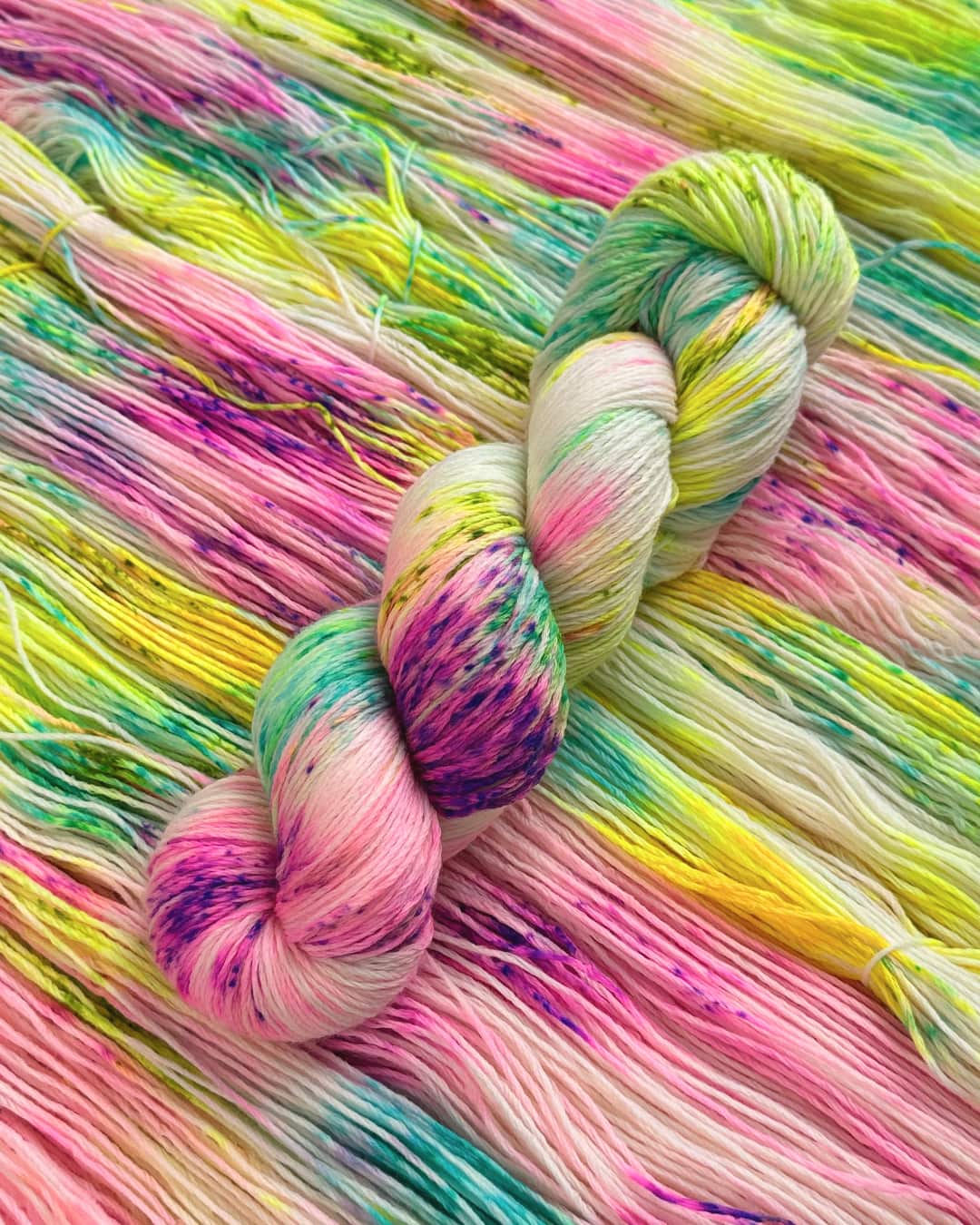 Merino superwash and nylon hand dyed yarn color Bright Dream, 100g, 420m