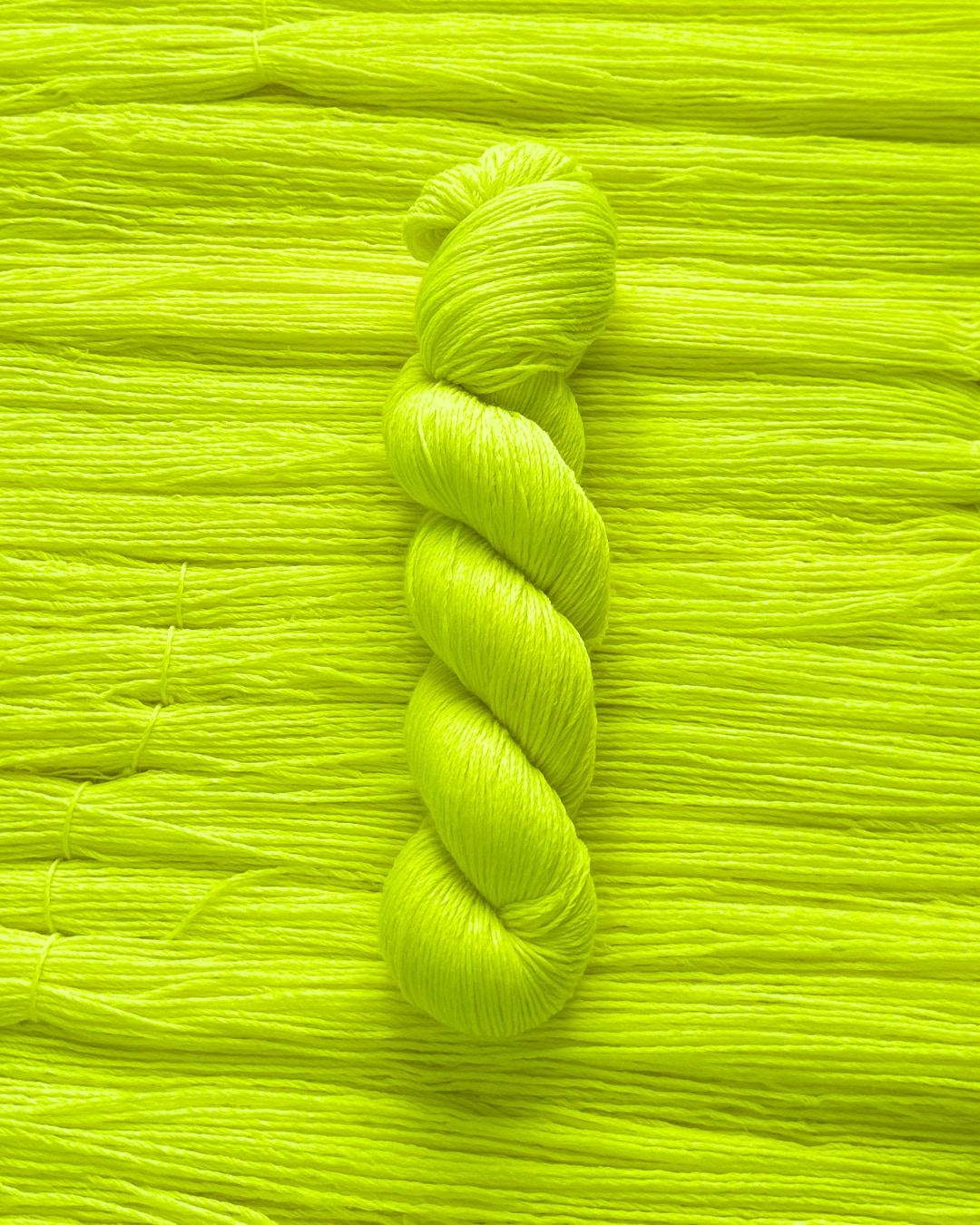 Merino superwash and nylon hand dyed yarn color Lemon Delight, 100g, 420m