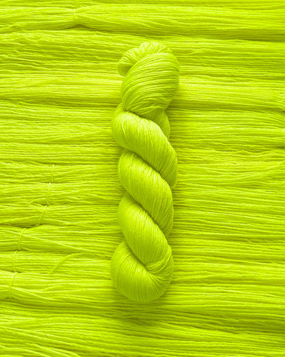 Merino superwash and nylon hand dyed yarn color Lemon Delight, 100g, 420m