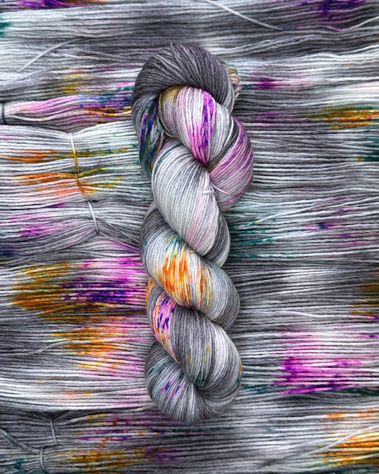 Merino superwash and nylon hand dyed yarn color Silver Dawn, 100g, 420m