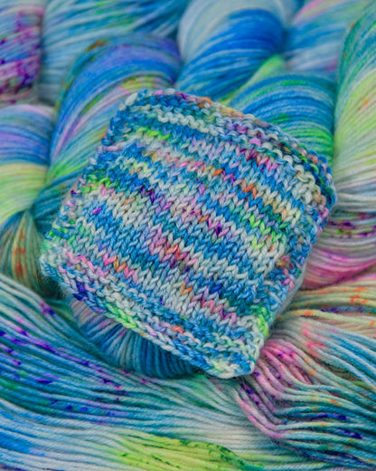 Electric Reef — hand-dyed sock yarn, 400 m / 100 g