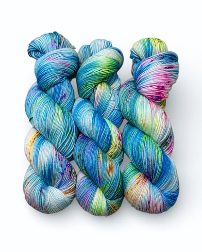 Electric Reef — hand-dyed sock yarn, 400 m / 100 g