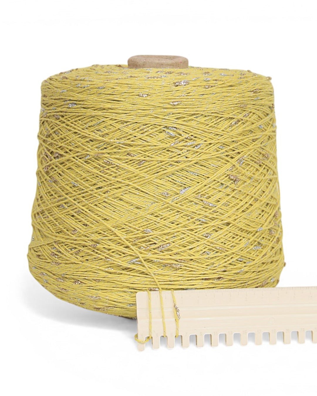 Putaringonit — designer cotton yarn with knot effect and lurex