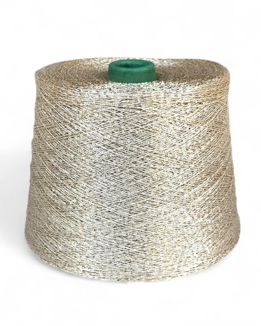 “Cream Veil” — filato con paillettes della collezione Sequino