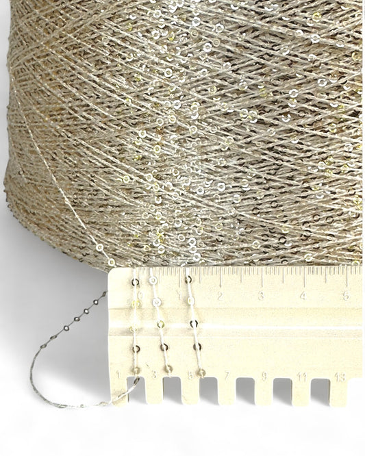 “Cream Veil” — filato con paillettes della collezione Sequino
