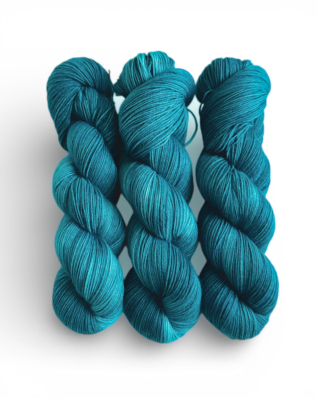 MILA Deep Laguna — filato tinto a mano, 400 m / 100 g