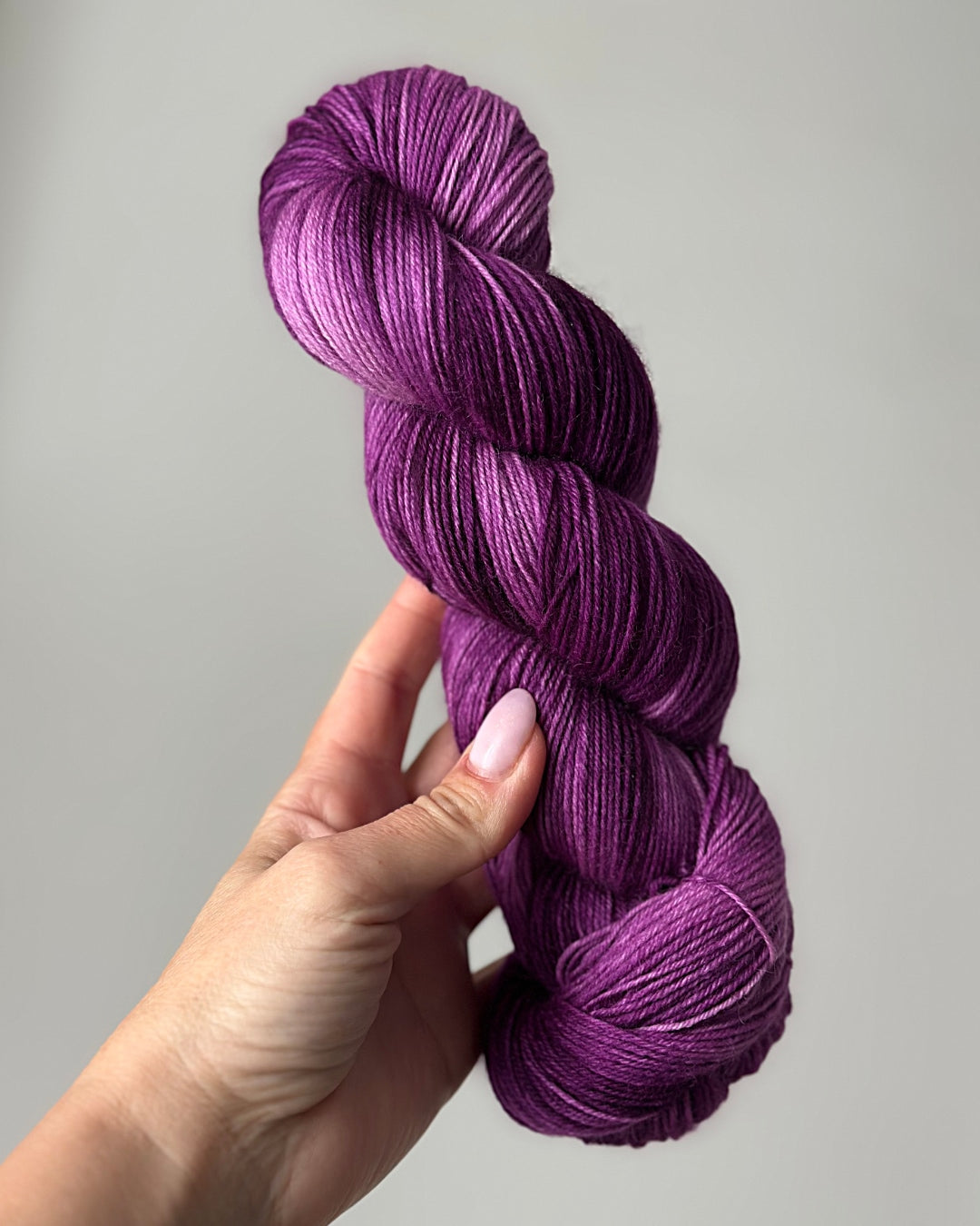 Royal Plum — hand-dyed sock yarn, 400 m / 100 g