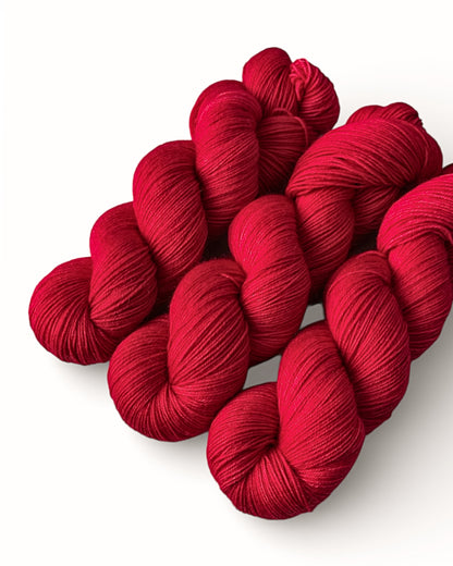 Ruby Red — hand-dyed sock yarn, 400 m / 100 g